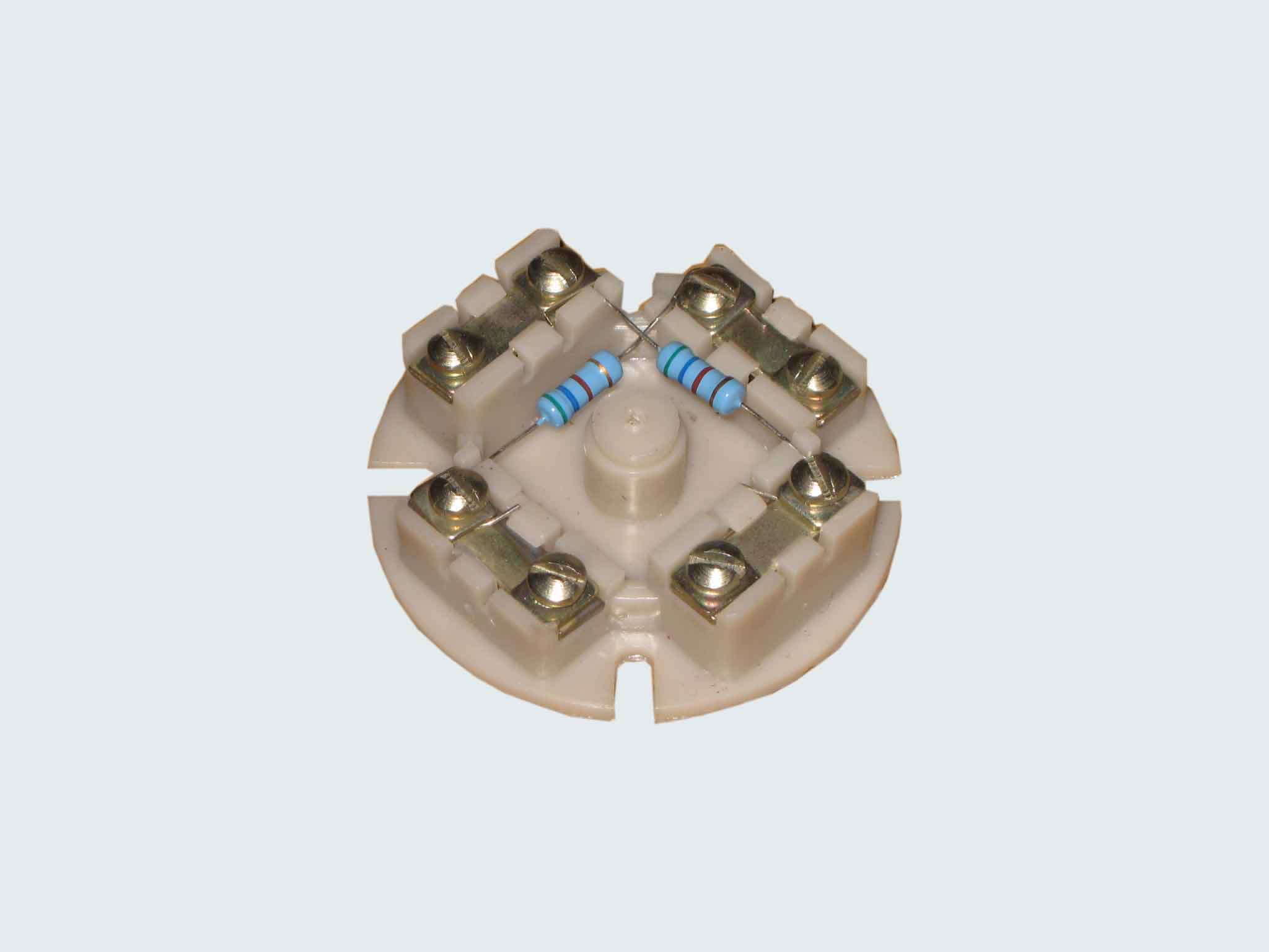 универсальная коробка УК-2Р